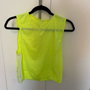 IVL Collective signature crop tank size 6